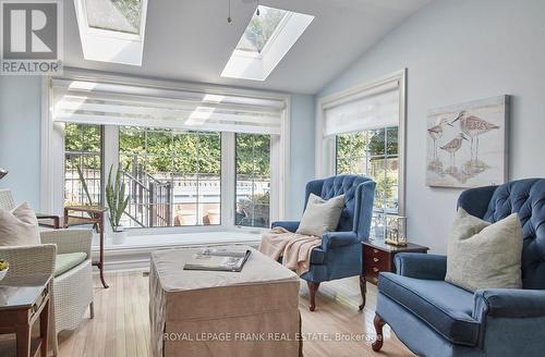 354 Regal Briar Street, Whitby (Blue Grass Meadows), ON - Indoor Photo Showing Living Room