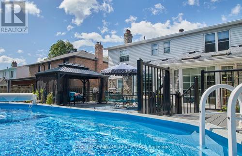 354 Regal Briar Street, Whitby (Blue Grass Meadows), ON - Outdoor With Above Ground Pool