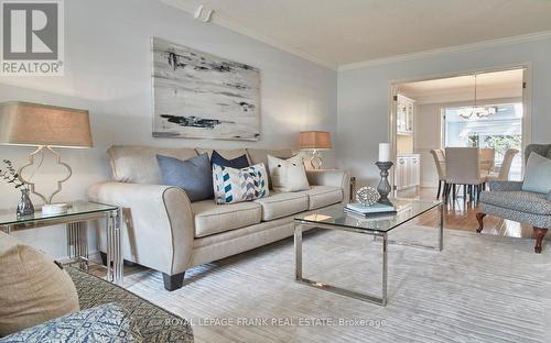 354 Regal Briar Street, Whitby (Blue Grass Meadows), ON - Indoor Photo Showing Living Room