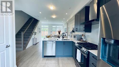 21 Freemon Redmon Circle, Toronto (Wexford-Maryvale), ON - Indoor Photo Showing Kitchen With Stainless Steel Kitchen With Double Sink With Upgraded Kitchen