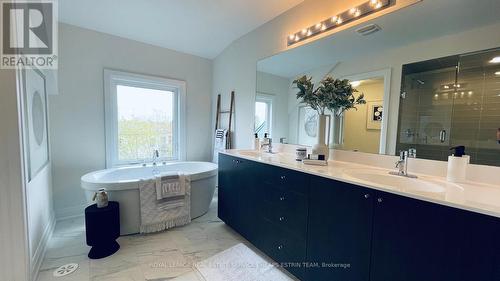 21 Freemon Redmon Circle, Toronto (Wexford-Maryvale), ON - Indoor Photo Showing Bathroom