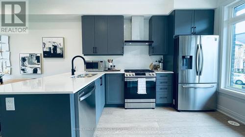 21 Freemon Redmon Circle, Toronto (Wexford-Maryvale), ON - Indoor Photo Showing Kitchen With Stainless Steel Kitchen With Double Sink With Upgraded Kitchen