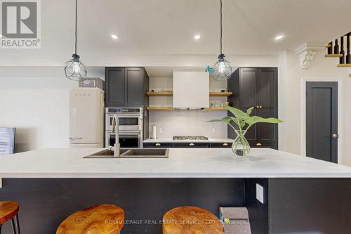 81 Major Street, Toronto, ON - Indoor Photo Showing Kitchen With Upgraded Kitchen