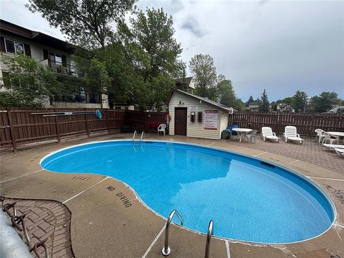 1103 30 Lake Crest Road, Winnipeg, MB - Outdoor With In Ground Pool With Backyard