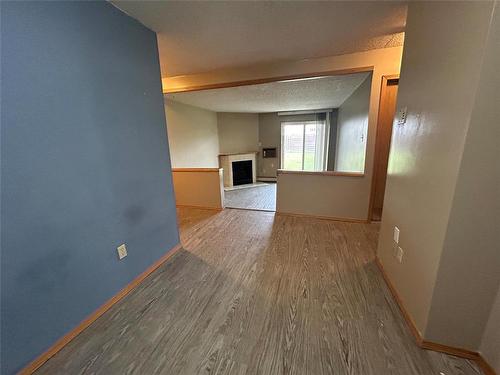 1103 30 Lake Crest Road, Winnipeg, MB - Indoor Photo Showing Other Room