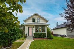 1155 Spruce Street  Winnipeg, MB R3E 2V4