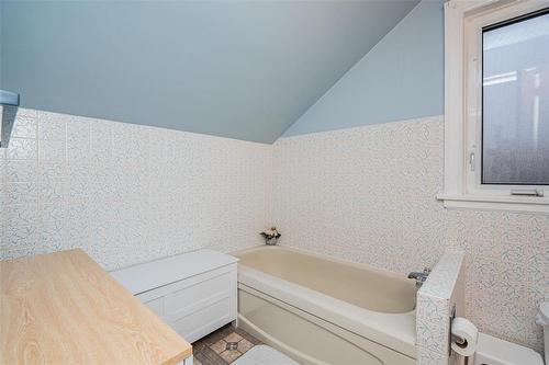 1155 Spruce Street, Winnipeg, MB - Indoor Photo Showing Bathroom