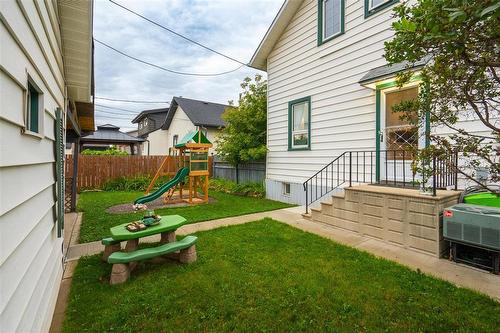 1155 Spruce Street, Winnipeg, MB - Outdoor