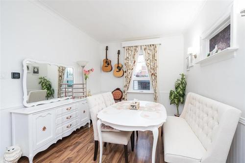 1155 Spruce Street, Winnipeg, MB - Indoor Photo Showing Dining Room