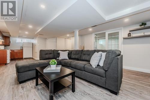 789 Rockway Drive, Kitchener, ON - Indoor Photo Showing Living Room