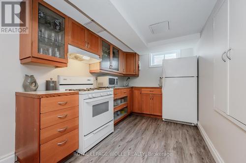 789 Rockway Drive, Kitchener, ON - Indoor Photo Showing Kitchen