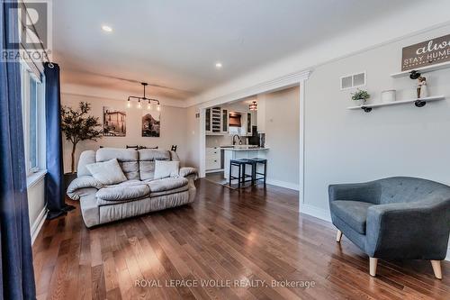 789 Rockway Drive, Kitchener, ON - Indoor Photo Showing Living Room