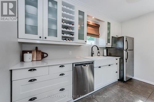 789 Rockway Drive, Kitchener, ON - Indoor Photo Showing Kitchen