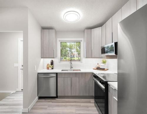 797 Setter Street, Winnipeg, MB - Indoor Photo Showing Kitchen With Upgraded Kitchen