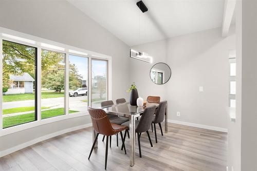 797 Setter Street, Winnipeg, MB - Indoor Photo Showing Dining Room