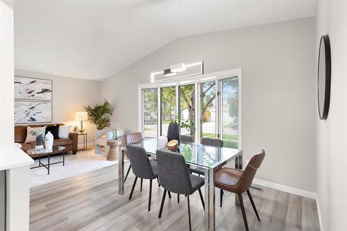 797 Setter Street, Winnipeg, MB - Indoor Photo Showing Dining Room