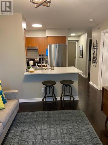 719 - 35 Saranac Boulevard, Toronto (Englemount-Lawrence), ON - Indoor Photo Showing Kitchen