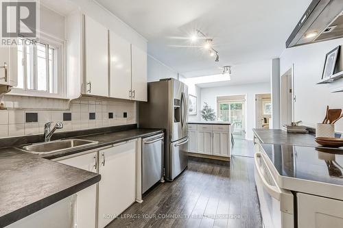 195 Woodmount Avenue, Toronto (Danforth Village-East York), ON - Indoor Photo Showing Kitchen With Upgraded Kitchen