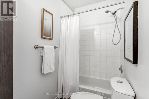 195 Woodmount Avenue, Toronto (Danforth Village-East York), ON - Indoor Photo Showing Bathroom