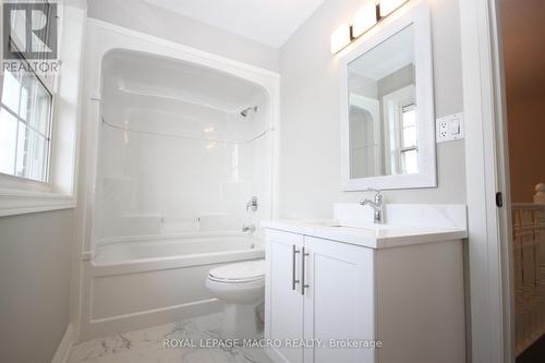 19 West Farmington Drive, St. Catharines, ON - Indoor Photo Showing Bathroom