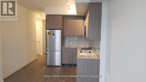 3207 - 32 Forest Manor Road, Toronto, ON - Indoor Photo Showing Kitchen