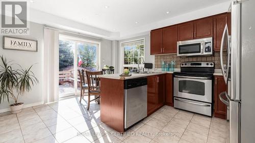 74 Earl Grey Crescent, Brampton (Fletcher'S Meadow), ON - Indoor Photo Showing Kitchen