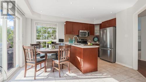 74 Earl Grey Crescent, Brampton (Fletcher'S Meadow), ON - Indoor Photo Showing Kitchen