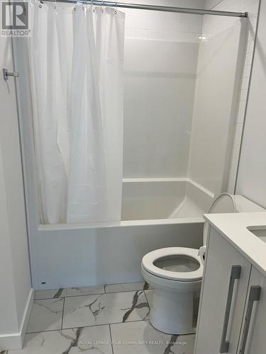 2318 - 395 Skyview Parkway Ne, Calgary, ON - Indoor Photo Showing Bathroom