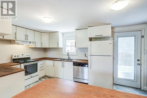 39 Drury Street, Bradford West Gwillimbury, ON - Indoor Photo Showing Kitchen With Double Sink