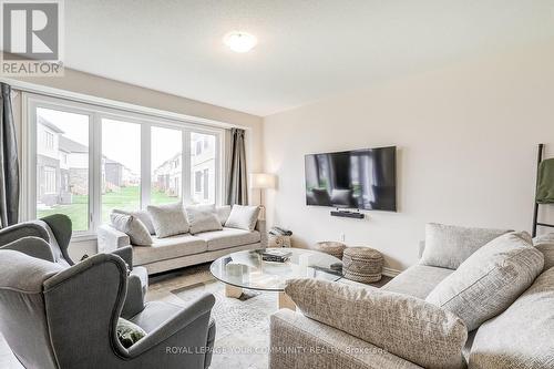 249 Madelaine Drive, Barrie, ON - Indoor Photo Showing Living Room