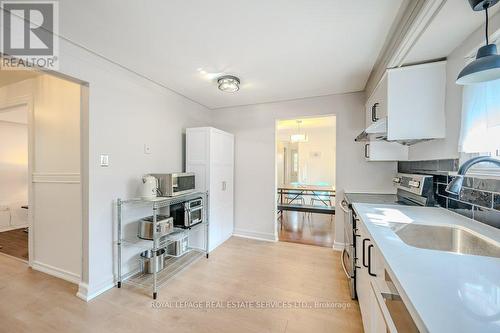 532 Churchill Avenue, Milton (Dorset Park), ON - Indoor Photo Showing Kitchen With Double Sink