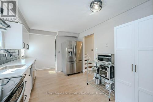 532 Churchill Avenue, Milton (Dorset Park), ON - Indoor Photo Showing Kitchen With Stainless Steel Kitchen