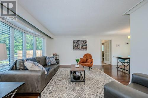 532 Churchill Avenue, Milton (Dorset Park), ON - Indoor Photo Showing Living Room