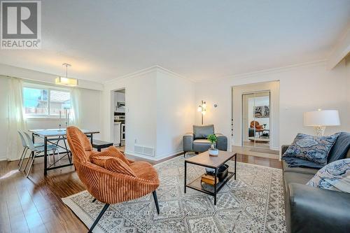 532 Churchill Avenue, Milton (Dorset Park), ON - Indoor Photo Showing Living Room