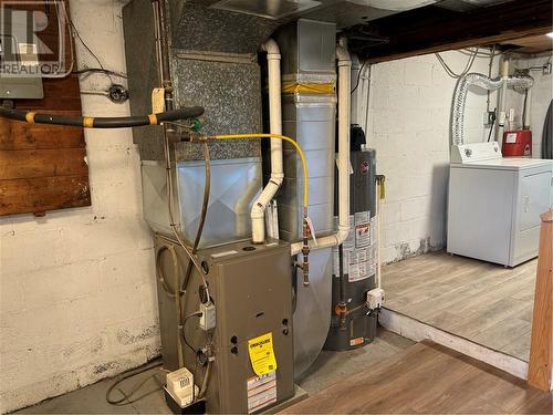 483 Catherine Street S, Pembroke, ON - Indoor Photo Showing Laundry Room