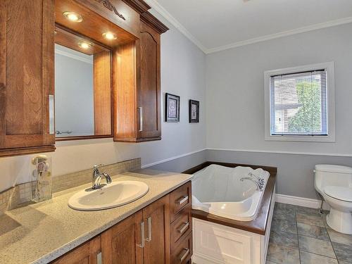 Bathroom - 260 Rue Rolland-Dion, Magog, QC - Indoor Photo Showing Bathroom