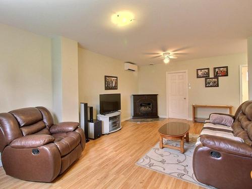 Family room - 260 Rue Rolland-Dion, Magog, QC - Indoor Photo Showing Living Room With Fireplace