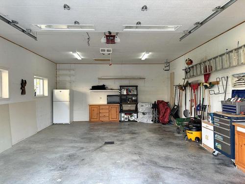 Garage - 260 Rue Rolland-Dion, Magog, QC - Indoor Photo Showing Garage