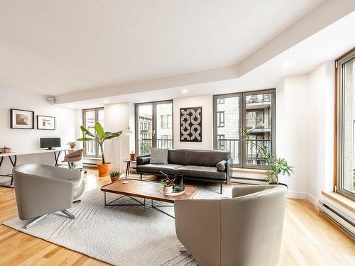 Salon - 206-405 Rue Notre-Dame E., Montréal (Ville-Marie), QC - Indoor Photo Showing Living Room