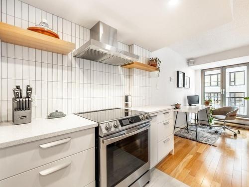 Cuisine - 206-405 Rue Notre-Dame E., Montréal (Ville-Marie), QC - Indoor Photo Showing Kitchen With Upgraded Kitchen