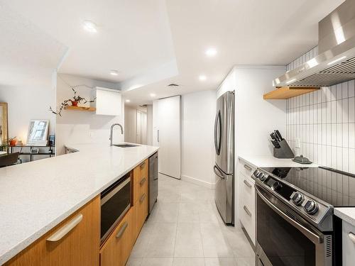 Cuisine - 206-405 Rue Notre-Dame E., Montréal (Ville-Marie), QC - Indoor Photo Showing Kitchen With Upgraded Kitchen