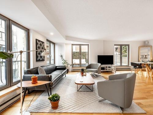 Salon - 206-405 Rue Notre-Dame E., Montréal (Ville-Marie), QC - Indoor Photo Showing Living Room