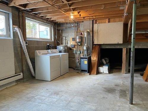 664 First Street East, Fort Frances, ON - Indoor Photo Showing Laundry Room