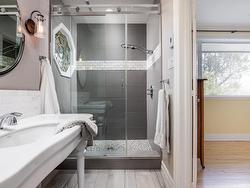 Ensuite bathroom - 