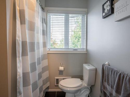 Bathroom - 84 Rue Principale, Lambton, QC - Indoor Photo Showing Bathroom