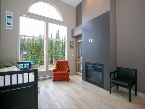 303-30 Monashee Road, Vernon, BC - Indoor With Fireplace