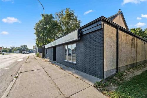 214 St Mary'S Rd, Winnipeg, MB 