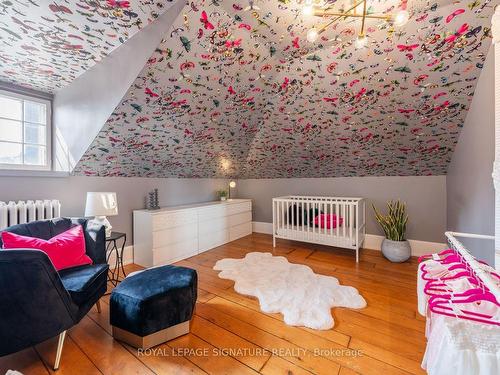 171 Old Forest Hill Rd, Toronto, ON - Indoor Photo Showing Bedroom