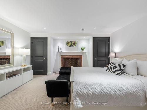 171 Old Forest Hill Rd, Toronto, ON - Indoor Photo Showing Bedroom