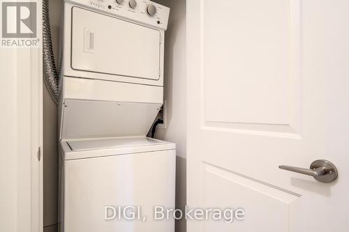 2901 - 325 Yorkland Boulevard, Toronto (Henry Farm), ON - Indoor Photo Showing Laundry Room